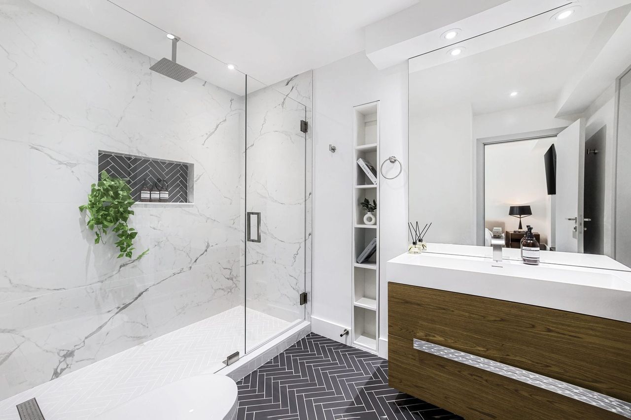Çerçevesiz (Frameless) Minimalist Camlar